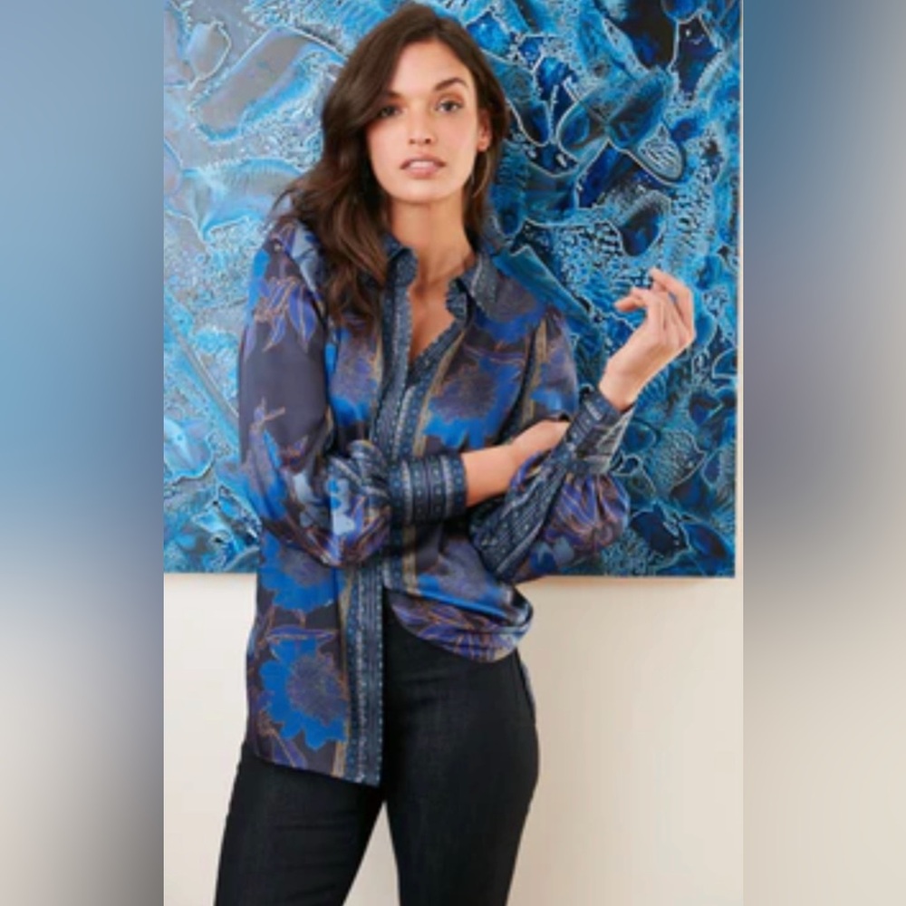 Elie Tahari Navy Floral Scarf PrintButton Down Blouse, size Large NWT